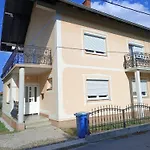 Centar A Appartement *