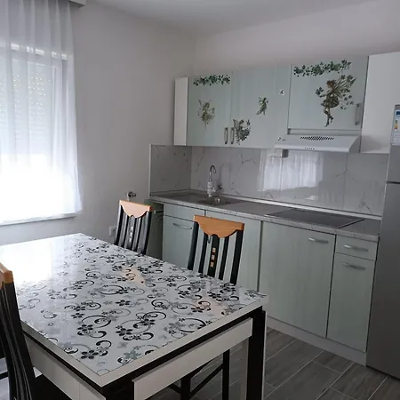 Centar A Appartement