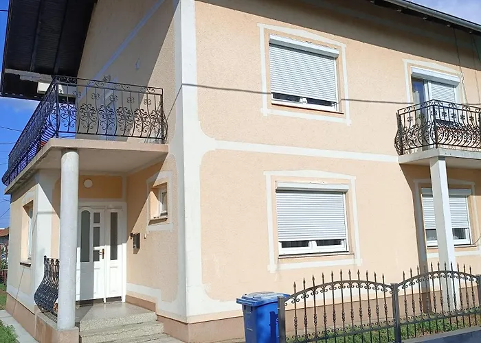 Centar A Appartement *